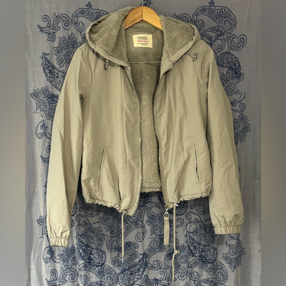 {Ashley by 26 International} Beige faux Sherpa lined jacket Women's size M
